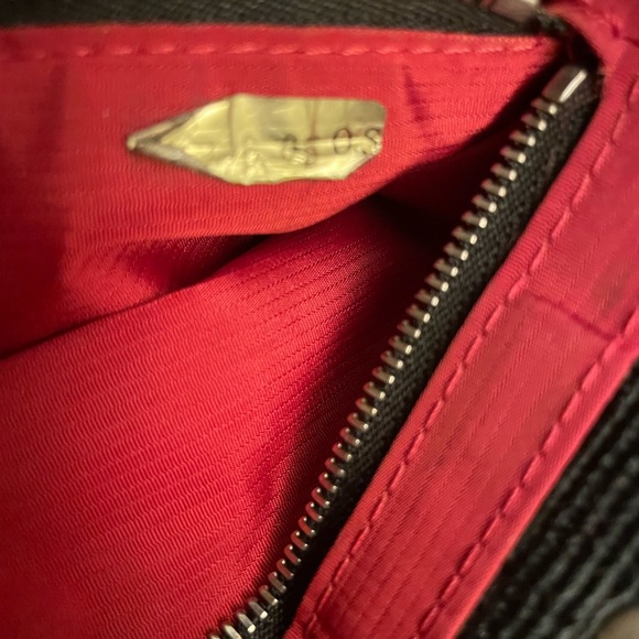 Chanel Tote Bag - Picture 4 of 9